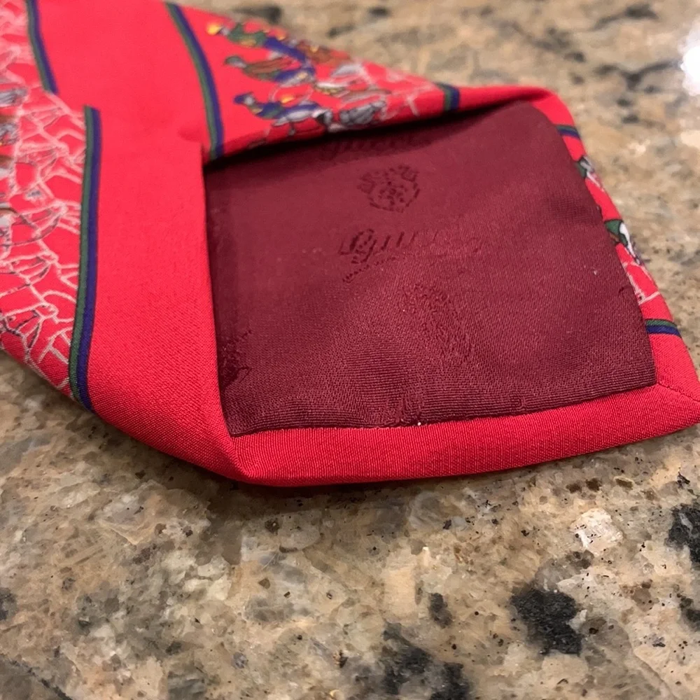 Authentic Gucci made in Italy vintage tie with horse & rider derby racing style - Picture 3 of 8